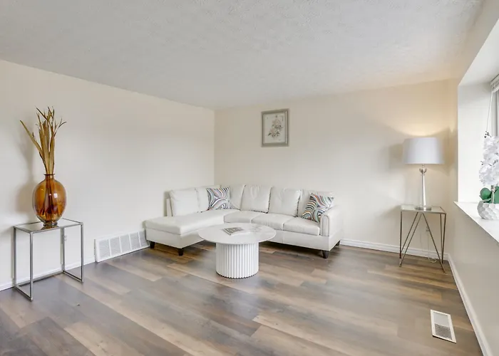 Explore Columbus! Fully Renovated W/ Yard Сasa de vacaciones *