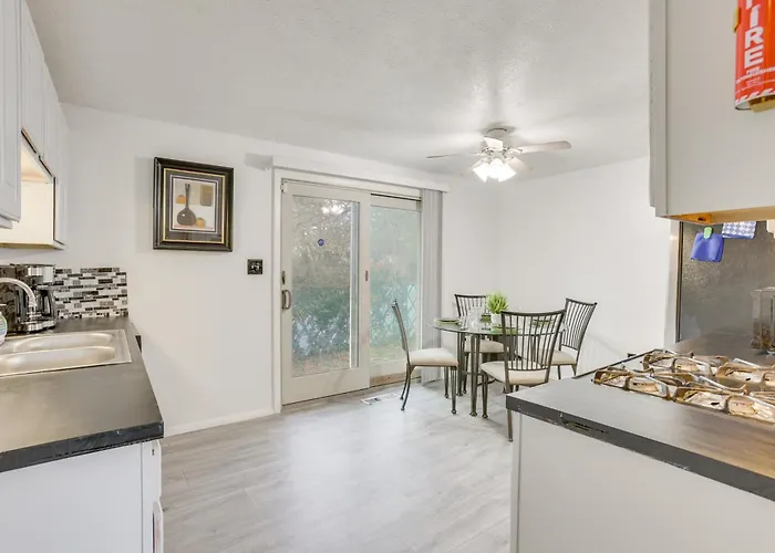 Explore Columbus! Fully Renovated W/ Yard