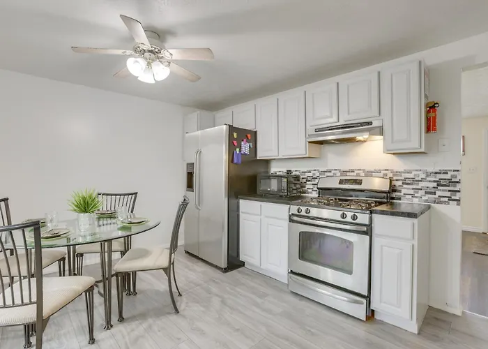 Explore Columbus! Fully Renovated W/ Yard Columbus