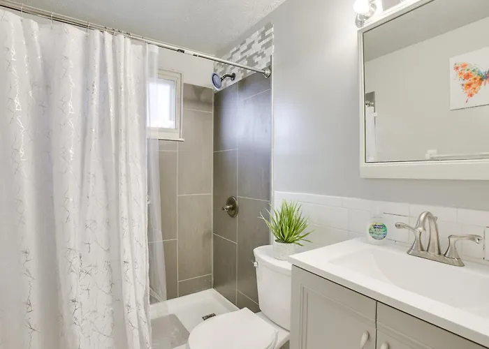 Сasa de vacaciones Explore Columbus! Fully Renovated W/ Yard *