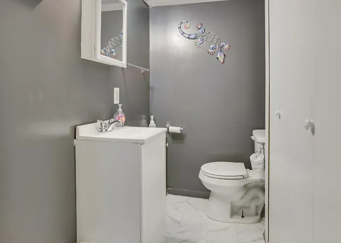 Explore Columbus! Fully Renovated W/ Yard Сasa de vacaciones *