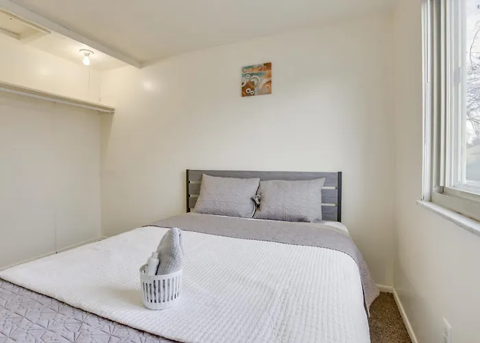 Explore Columbus! Fully Renovated W/ Yard *