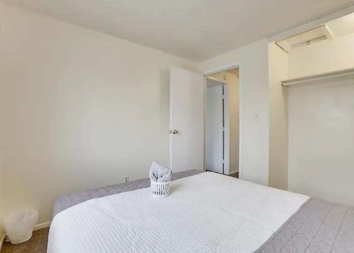 Explore Columbus! Fully Renovated W/ Yard *