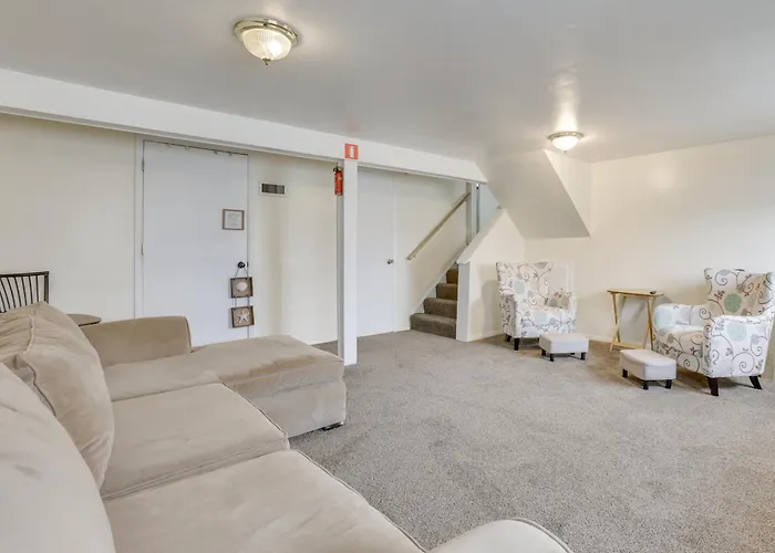 Explore Columbus! Fully Renovated W/ Yard Сasa de vacaciones *